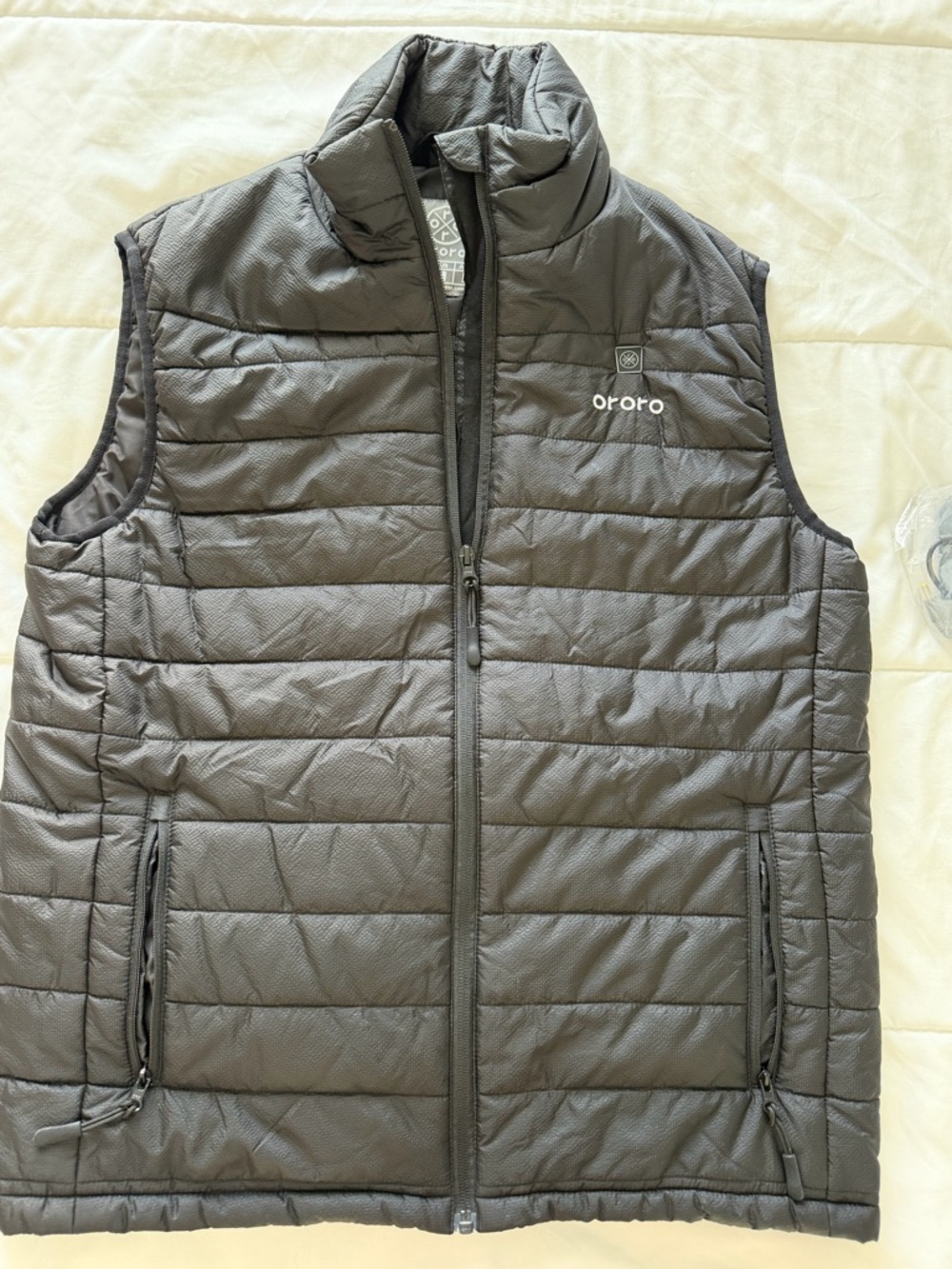 ORORO Men's Classic Lightweight Heated Vest with battery pack and charger.